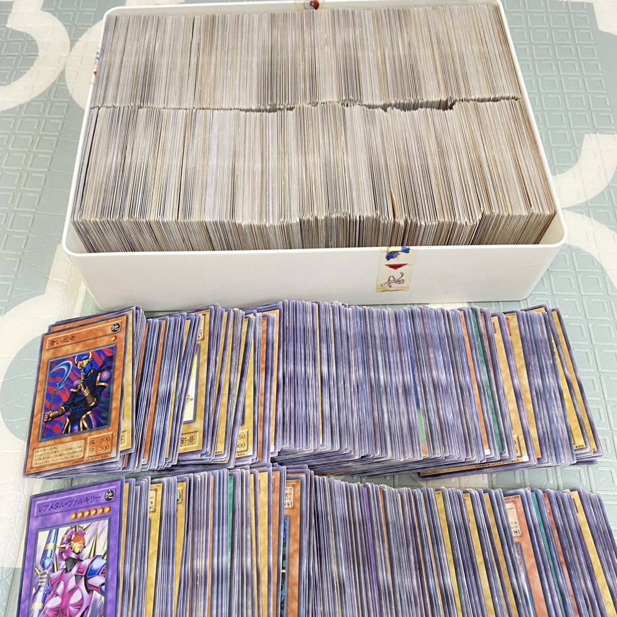 古い遊戯王カード 大量 レア57枚 まとめ 約1800〜2000枚 死者蘇生