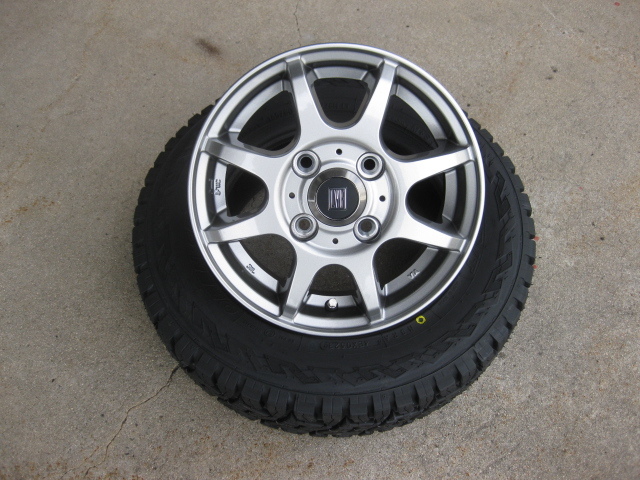 送料込！数量限定特価 TOYO 2022年製 V02e 145/80R12 80N 軽量ホイール