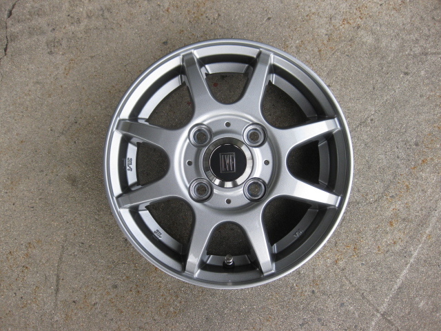 送料込！数量限定特価 TOYO 2022年製 V02e 145/80R12 80N 軽量ホイール