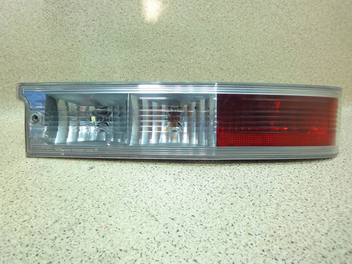 230111-3☆ダイハツ S321G アトレーワゴン 2012年(H24) 90，980㎞ 左 R テールライト ※レンズ回りコーティングあと有り☆