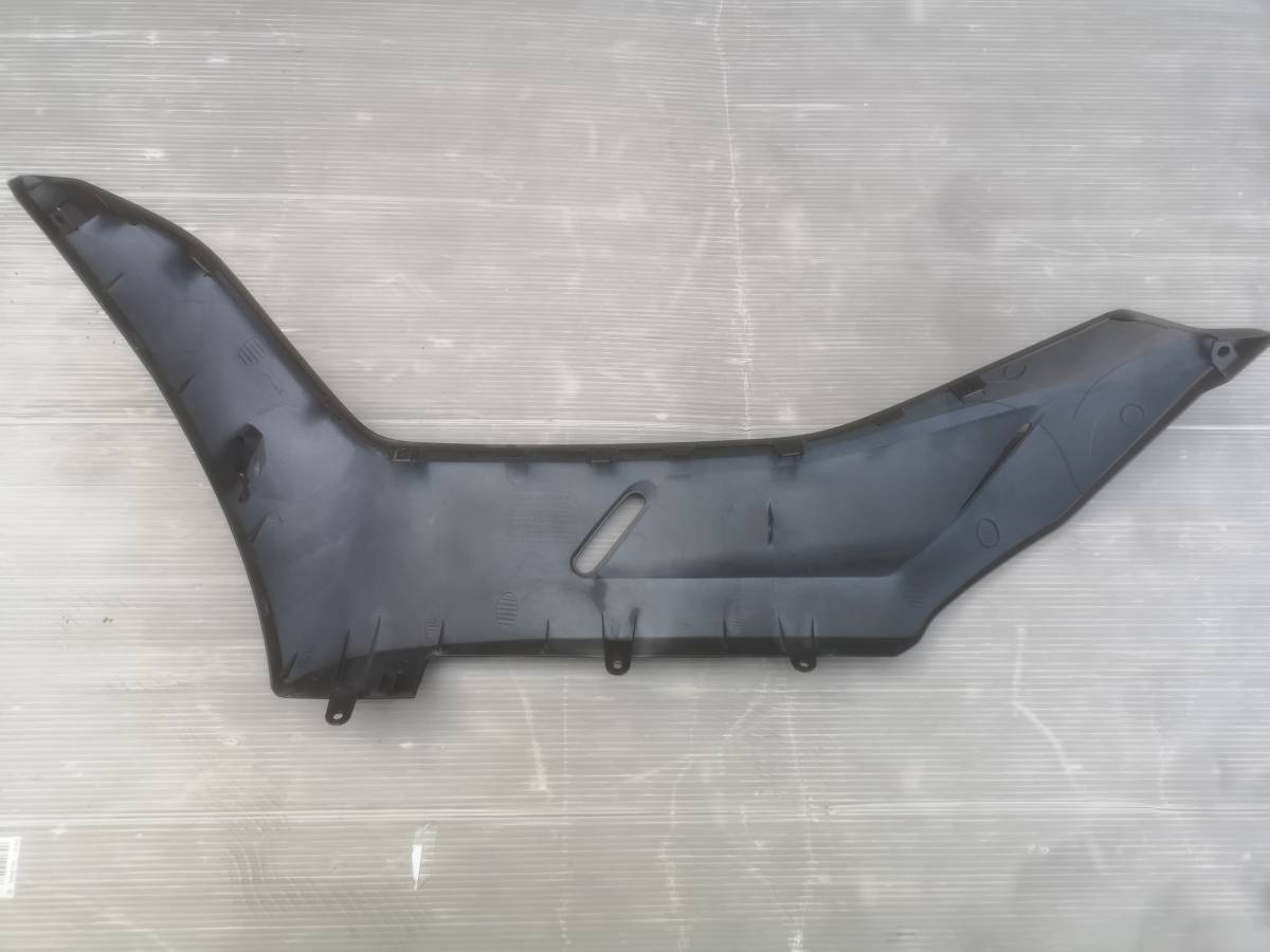 PCX125 JF81 マットブラック 限定カラー 右アンダー カウル 外装 