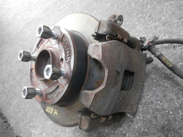 【076038】　アルト　HA25S　≪グレード：F≫　右フロントハブナックル　45110-70800