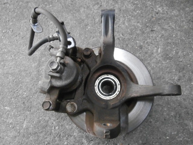 【076038】　アルト　HA25S　≪グレード：F≫　右フロントハブナックル　45110-70800