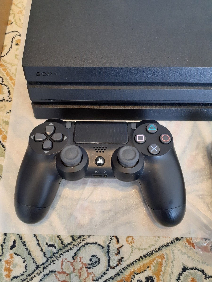 2TB 美品 付属品完備 PS4Pro 最終タイプ CUH-7200C 完品 龍が如く 極 