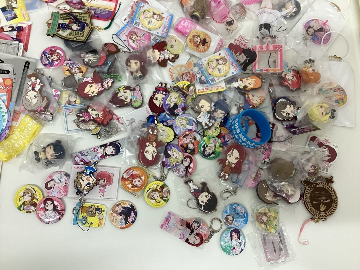 Free! フィギュア　アクキー　ラバスト 缶バッジ　ポーチ　バッグ　まとめ売り 現状】 ラブライブ グッズ まとめ売り 缶バッジ クリアファイル