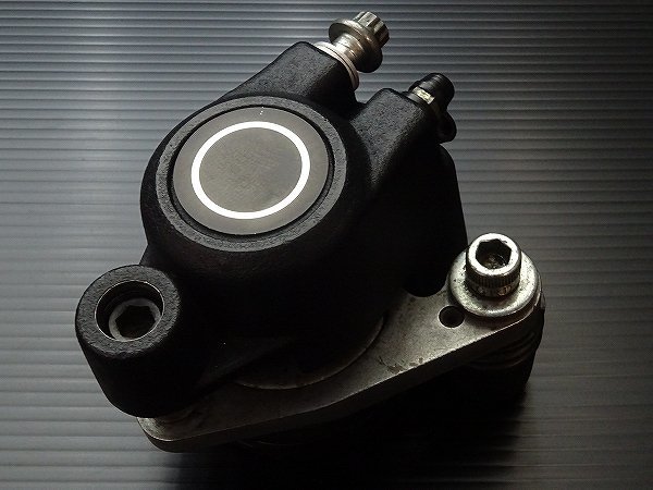 分解洗浄済 ♪ ハーレー ☆ エボ FLHTCU1340 純正 フロントブレーキキャリパー(右) ♪ E5685