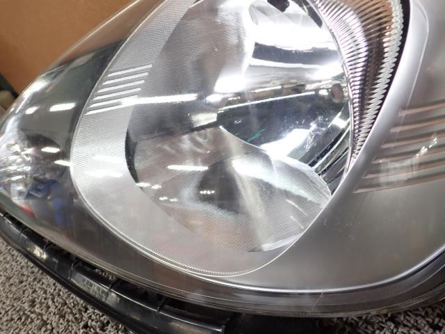 フィット DBA-GE6 左ヘッドライト/左ヘッドランプASSY L13A NH700M