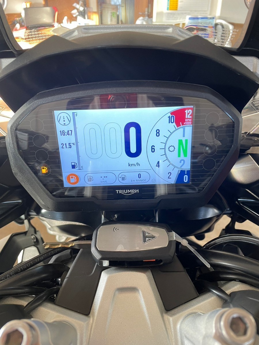 目玉商品！トライアンフ タイガー1200XCa マットマリーン 登録済み未使用車 1200cc 車検R7年6月まで 付属品あり新車 トライアンフから「TIGER 1200 ご購入サポート」キャンペーンの