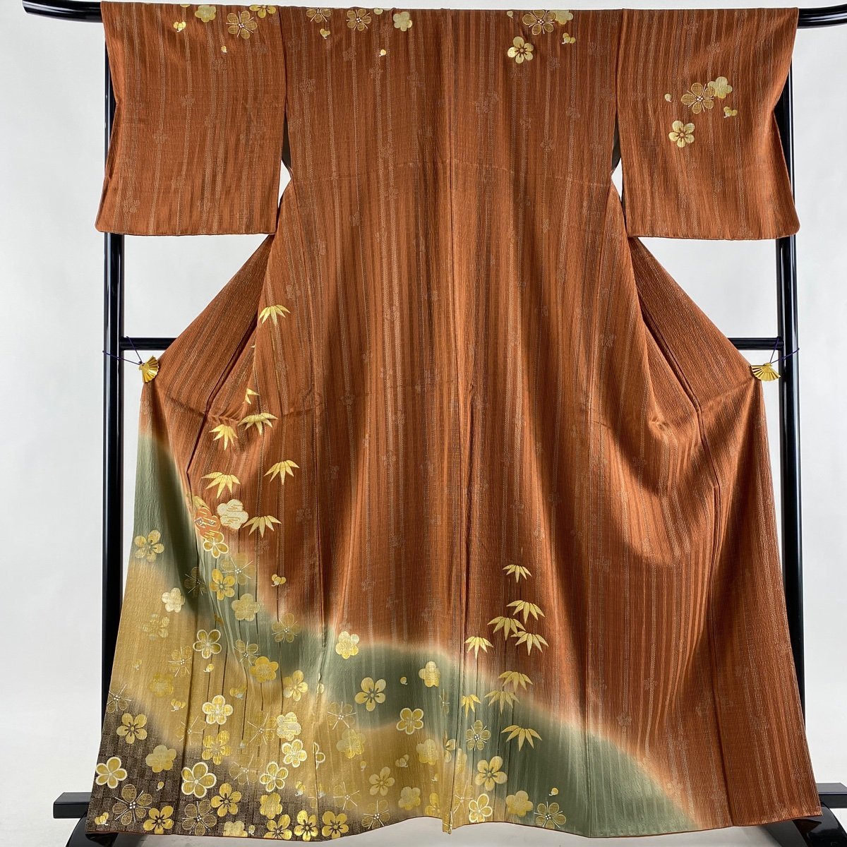 美品 金銀糸 秀品 袋帯 正絹 六通 唐織 金色 刺繍 桜 中古の