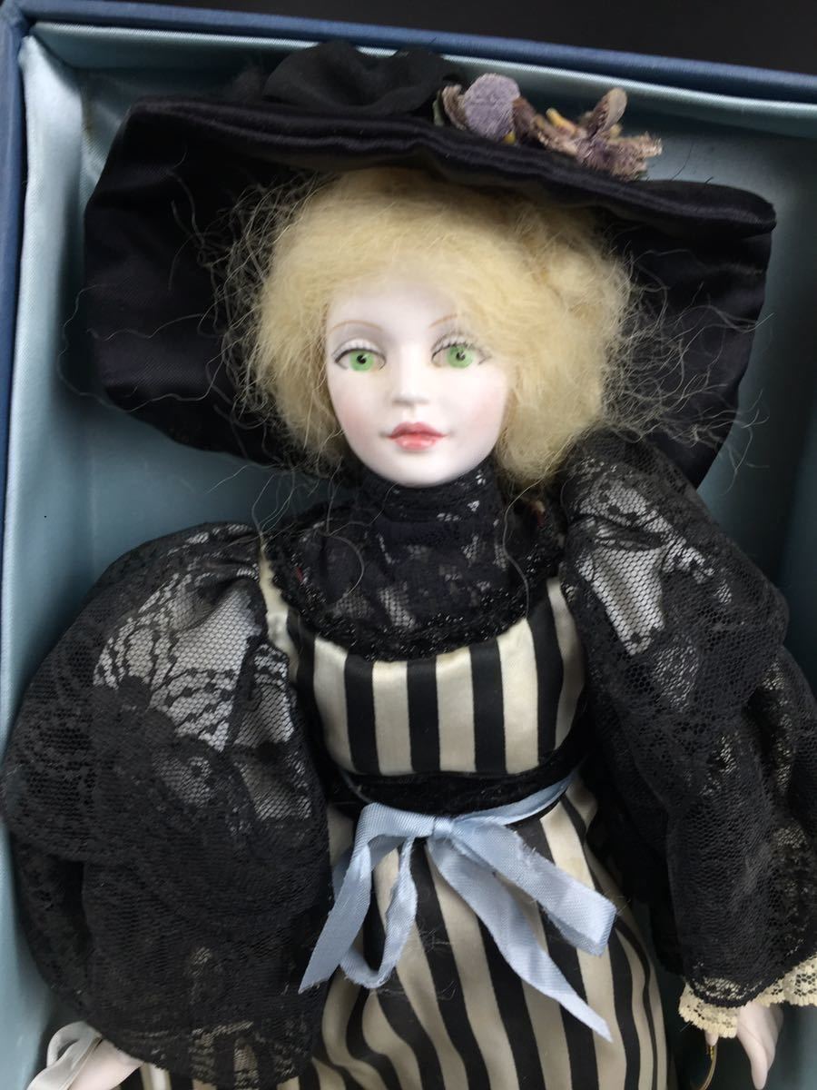 Royal Doulton 有り難 Nisbet ビスクドール
