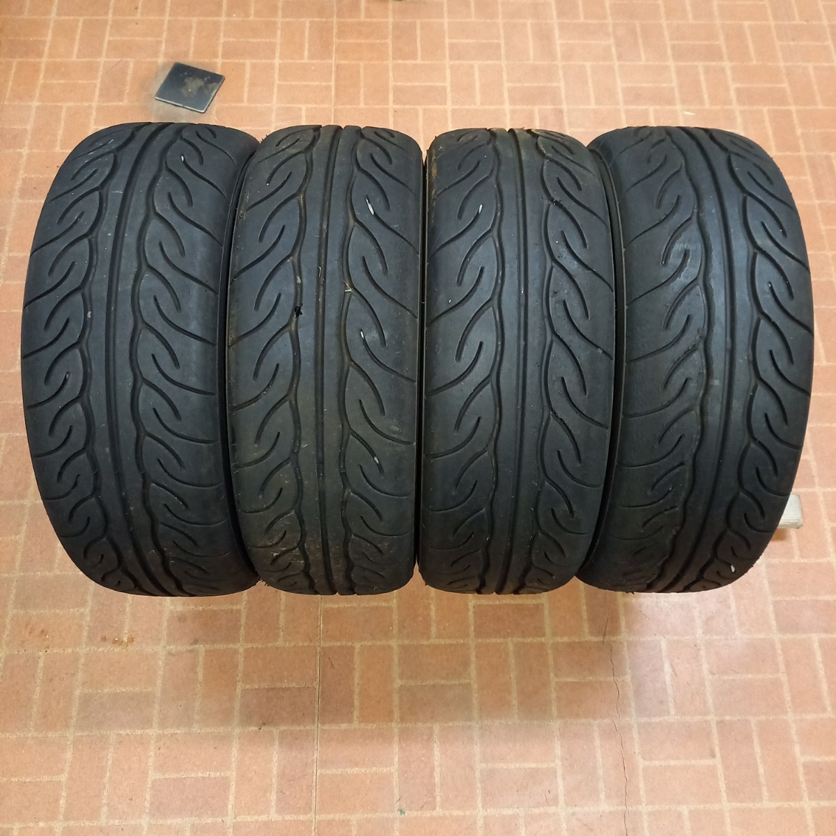 YOKOHAMA ADVAN NEOVA AD08R 185/60R14 82H 2020年製 8分山 中古