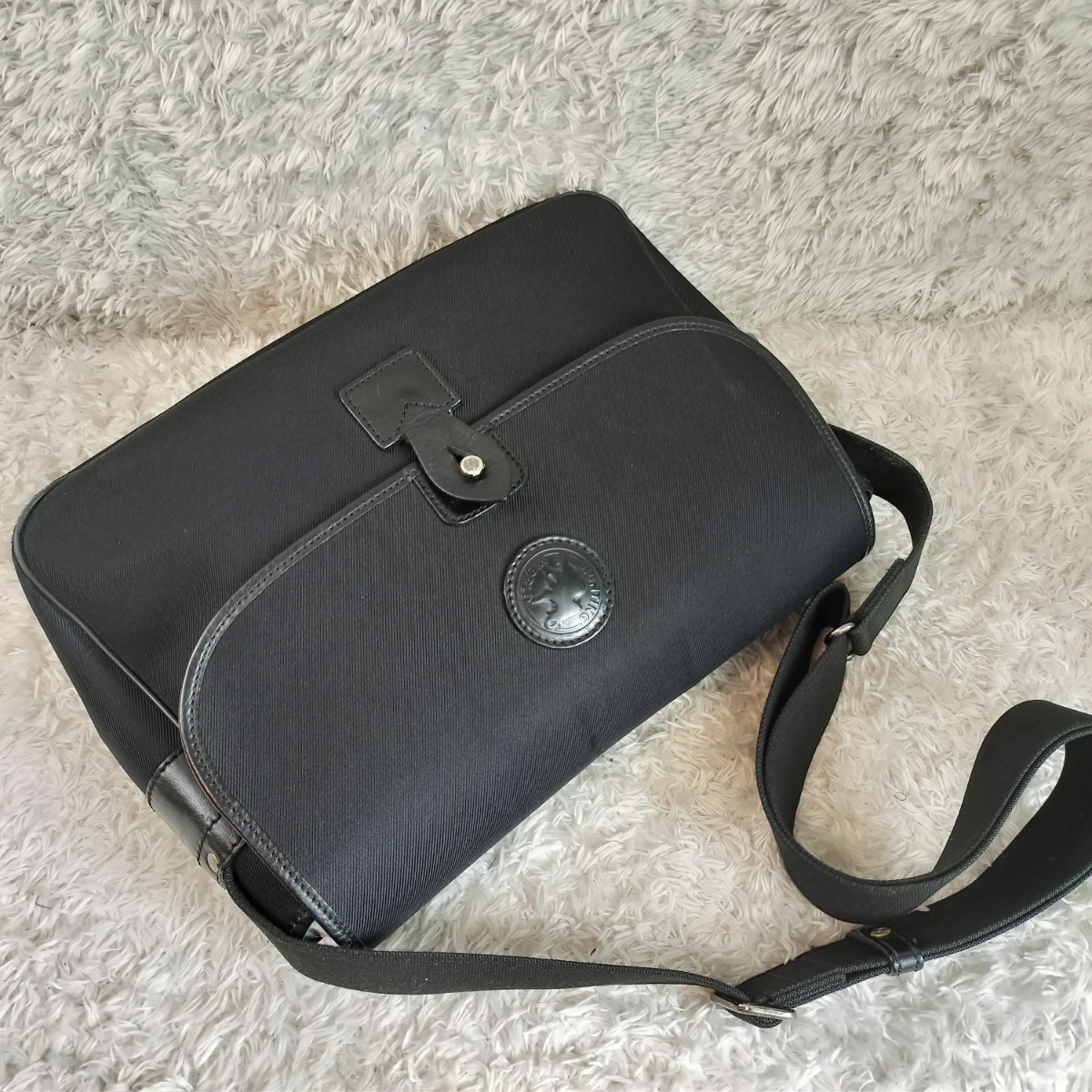 美品】HUNTING WORLD ハンティングワールド ショルダーバッグ 