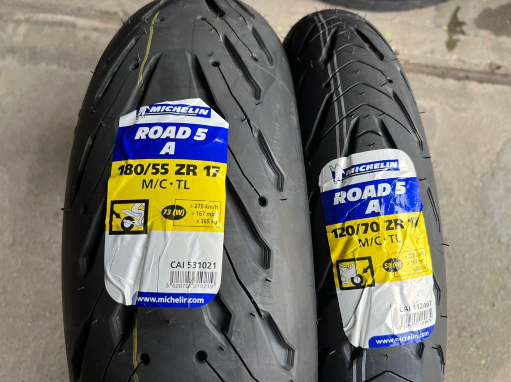 ○BF003-10○ 送料込38，000円～【前輪後輪セット】120/70ZR17 + 180/55ZR17 　MICHELIN ROAD 5 　2021年　バイクタイヤ