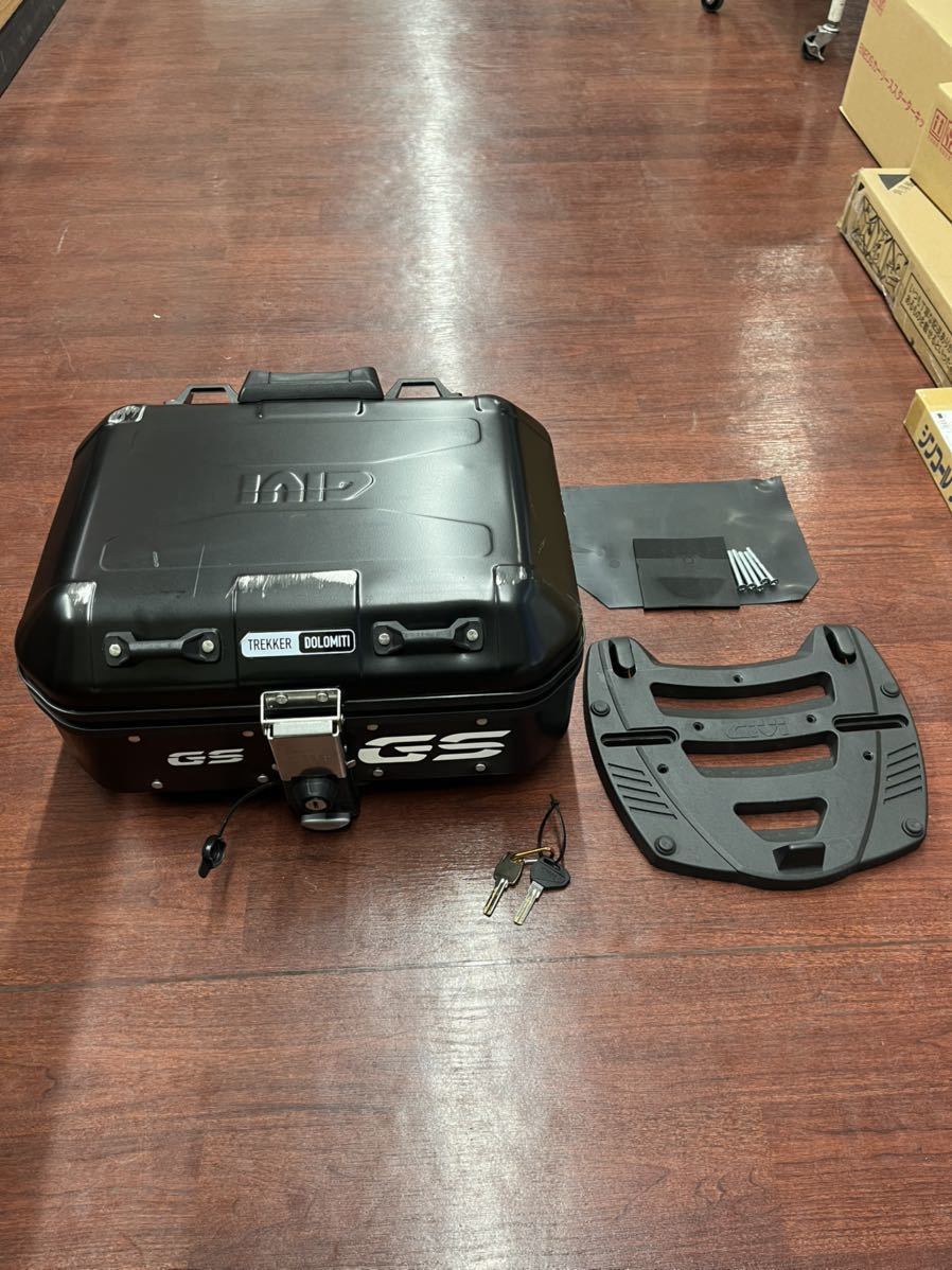 き GIVI ジビ DLM30B 98634 モノキーケース アルミ オプション付き(トップ
