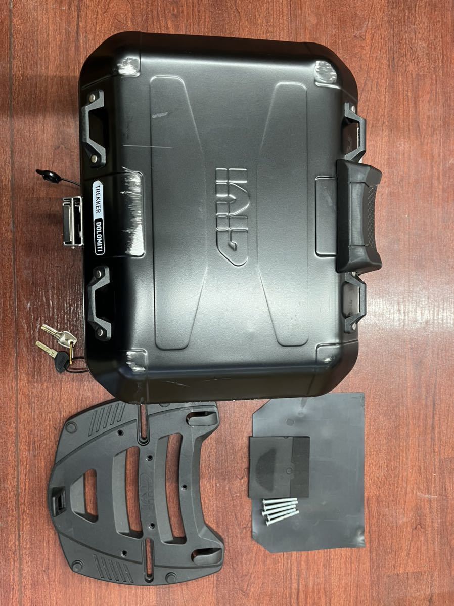 き GIVI ジビ DLM30B 98634 モノキーケース アルミ オプション付き(トップ