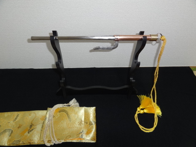 【新品，定番人気】 江戸期本物与力所持金なえし十手鋼錬金銅巻き柄銘有相州住貞宗保存袋付き(刀、太刀)｜売買されたオークション情報、yahooの商品情報をアーカイブ公開 - オークファン 刀、太刀