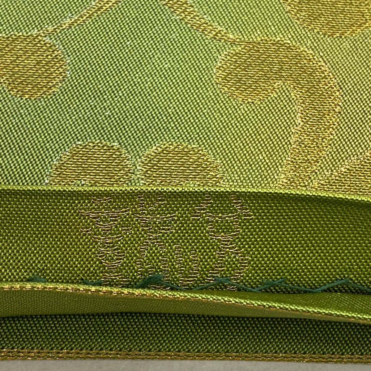 【競ナビ】 袋帯 美品 名品 葡萄唐草文 金糸 箔 茜色 六通 正絹 【中古】 袋帯 箔 美品 緑 鶯色 秀