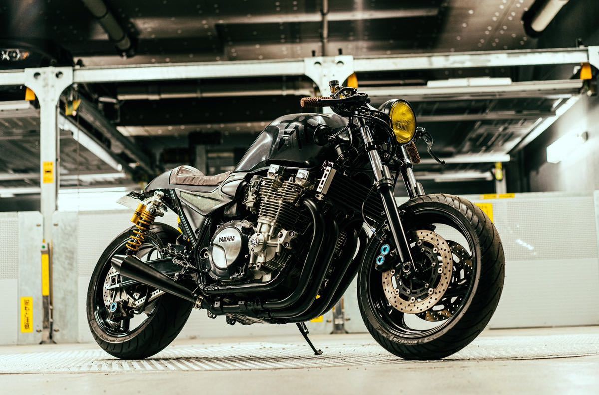 至極】千葉発YAMAHA XJR1300 ネオカフェレーサー仕様 ワンオフカスタム