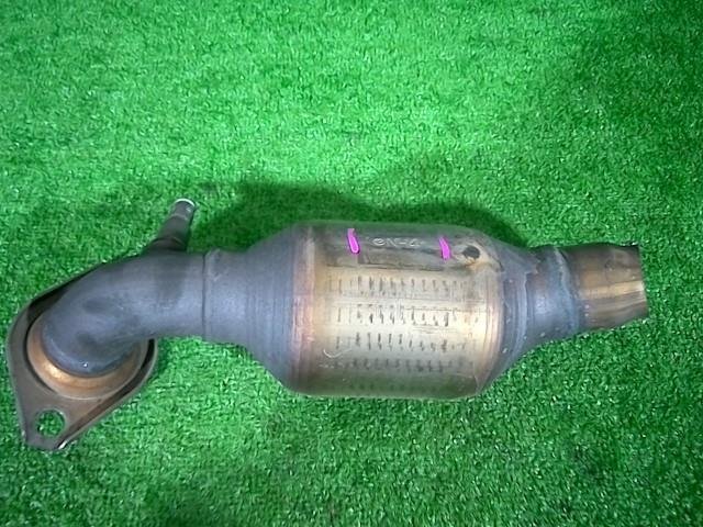 ポルテ DBA-NSP141 触媒 キャタライザー　2NR-FKE　コア用　パイプカット有り　NH4　ジャンク品