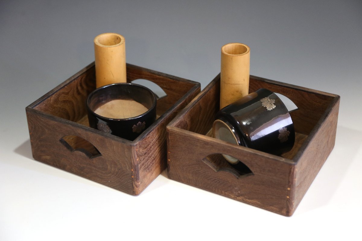 ★★★　アンティーク　桐模様火入れ　桑材　煙草盆　一対　★★★　灰皿