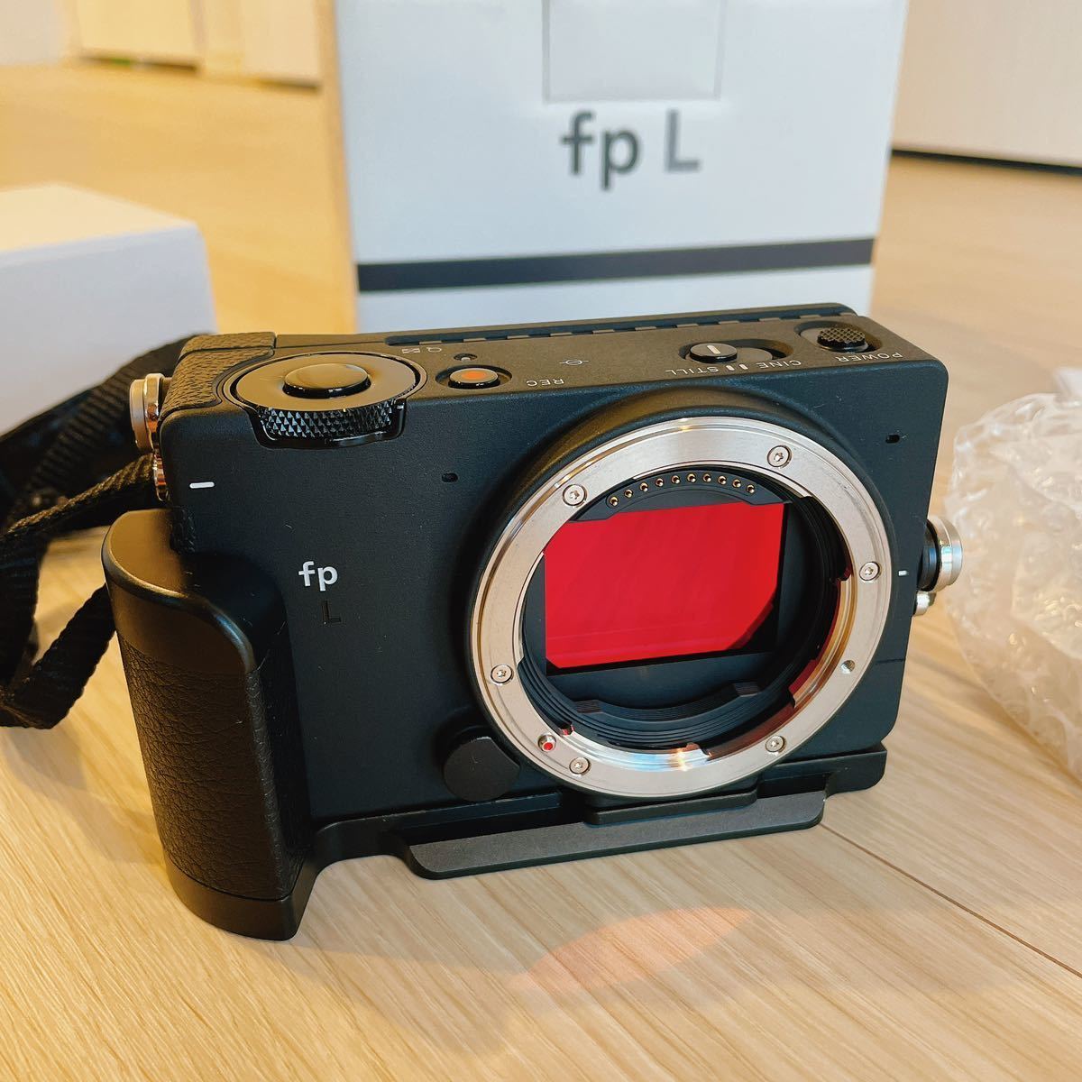 【極美品】SIGMA fp Lボディ+付属品多数 SIGMA fp L ボディ 1000ショート未満 極美品 コンパクトデジタルカメラ
