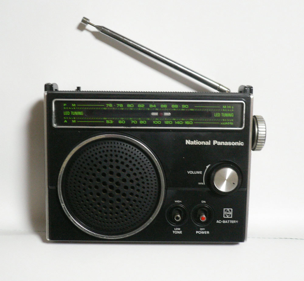 National　Panasonic　AM/FM2バンドポータブルラジオ RF-577