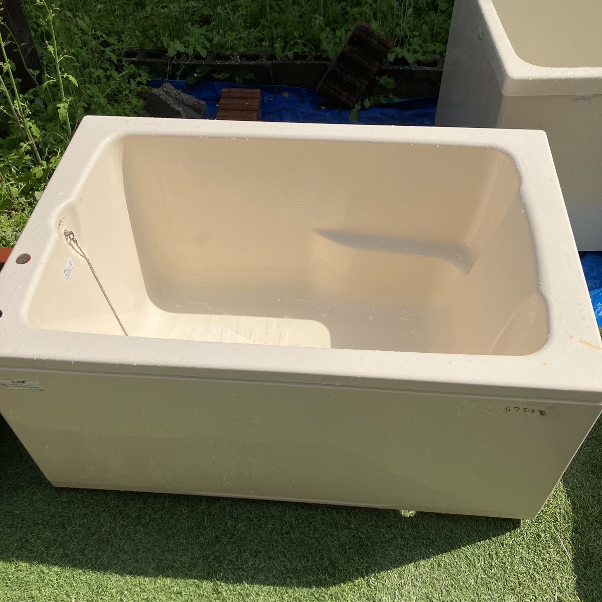 中古浴槽 バスタブ 風呂桶 農業用 雨水貯水 DIY 6754番 一ヶ所汚れそれ 