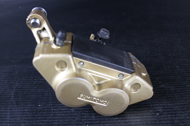 YAMAHA TZR250/1KT TDR250/2YK ブレーキ フロントキャリパーダスト 