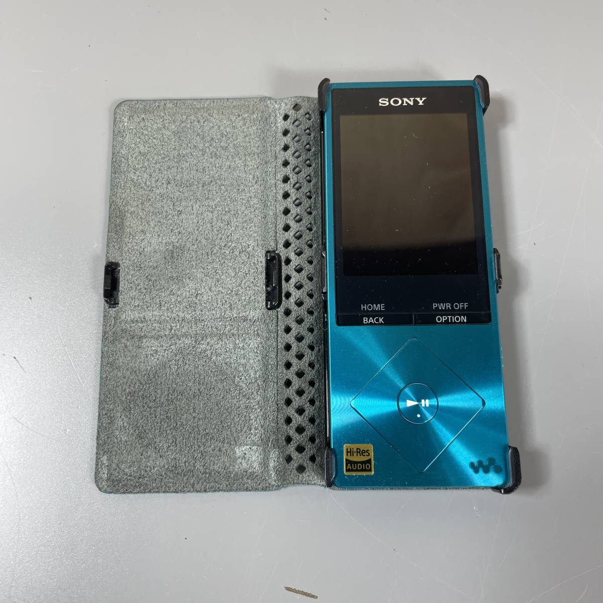 ☆SONY WALKMAN ウォークマン NW-A16 ブルー カバー付き 動作品 (中古