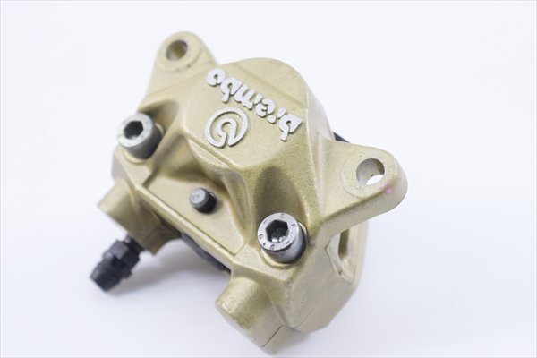 ドゥカティ900SS[08後 BREMBO ブレンボ リアブレーキキャリパー 取付 