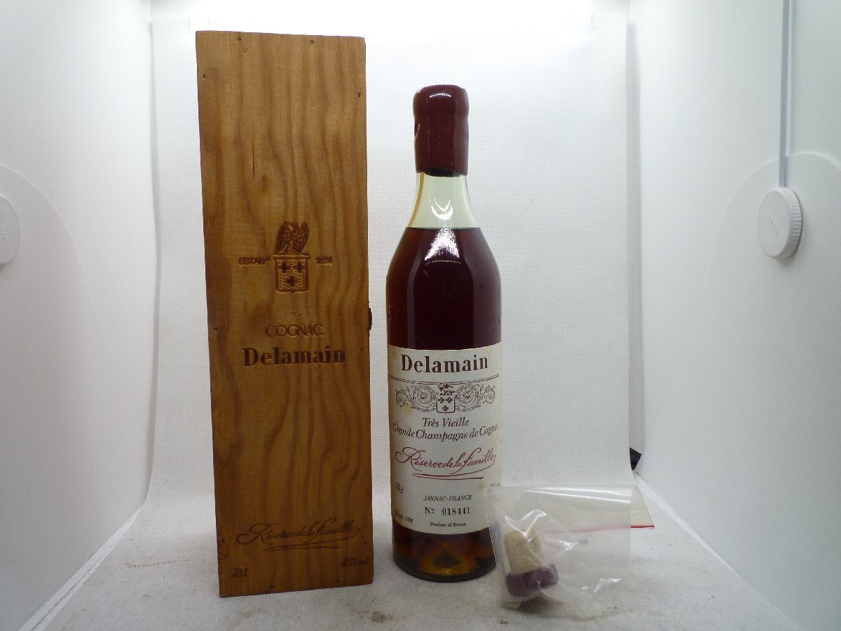 【古酒 未開栓】【1000円スタート】Delamain Tre's Vieille デラマン トレ ヴィエイユ レゼルヴ ド ラ ファミーユ　　/700ml 43％/7744