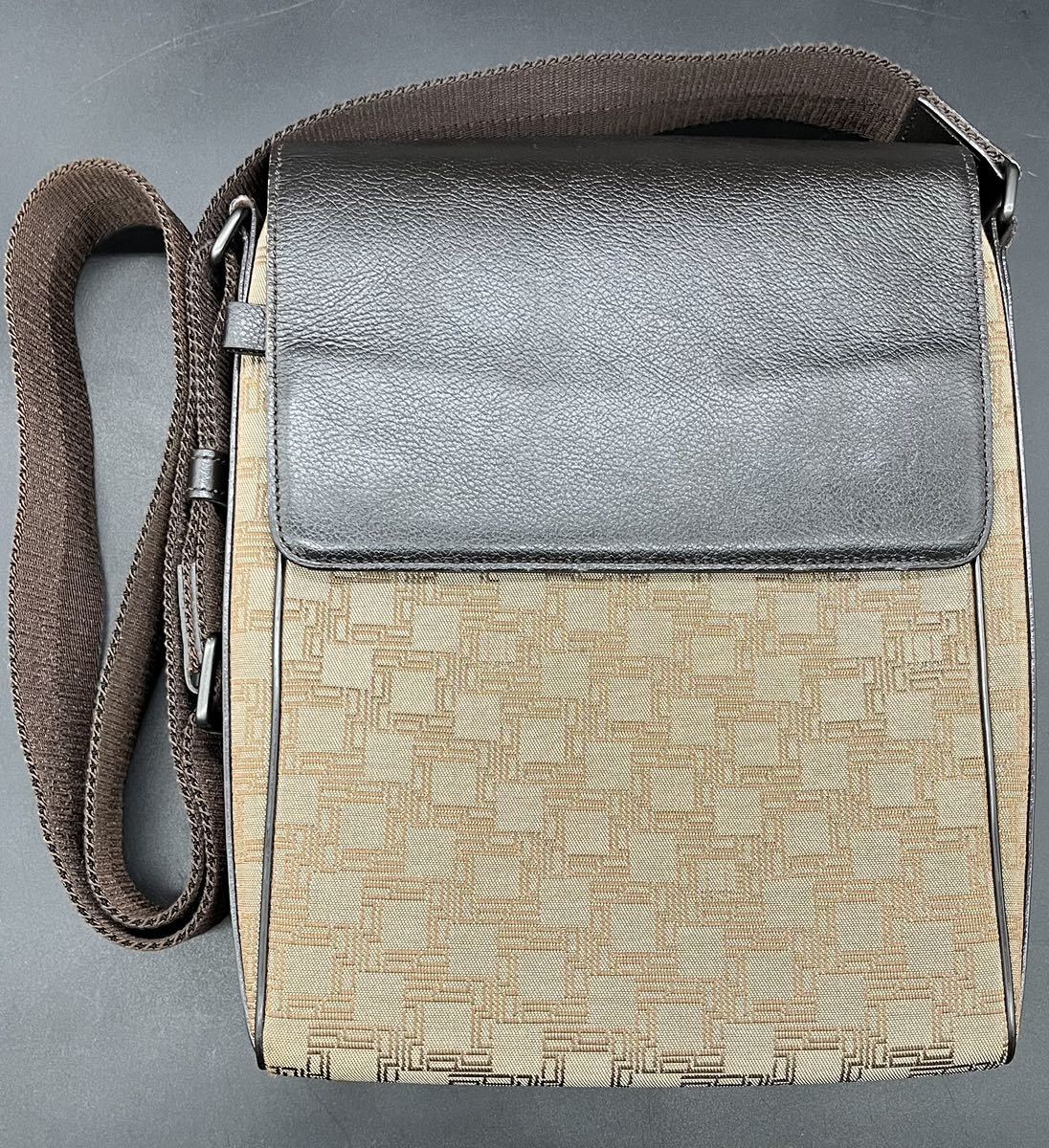 ■美品■dunhill■ダンヒル■ショルダーバッグ■メッセンジャーバッグ■