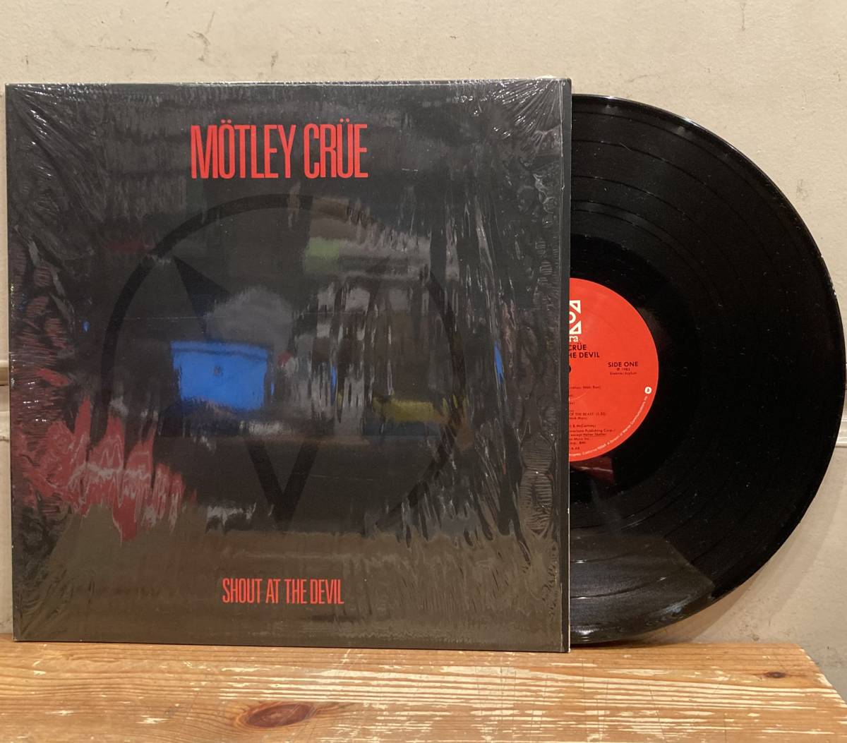 モトリークルー 日本国内盤レコード アナログ LAメタル Mötley Crüe