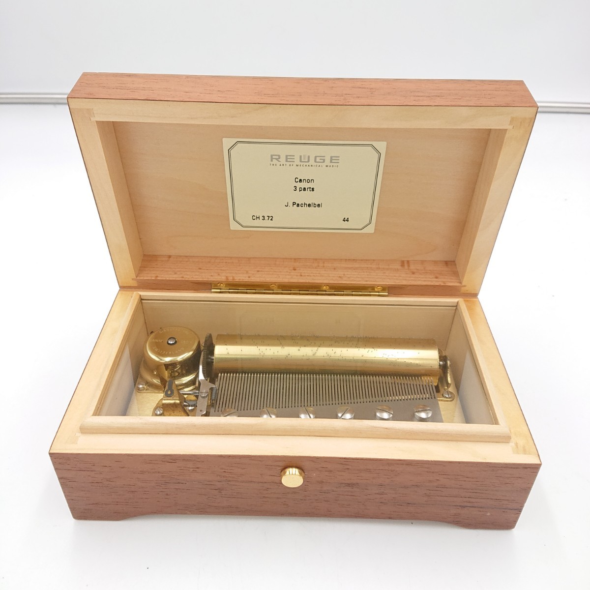 株式会社プリマ楽器 Reuge（リュージュ） 日本国内限定100台スイス