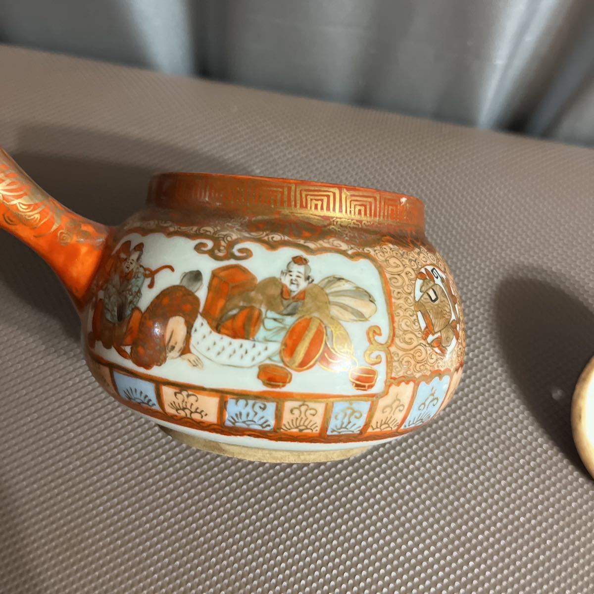 九谷焼 赤絵 金彩 人物 花絵 茶器セット 7点 明治時代物 九谷造 九谷焼 茶器セット 金彩 人物 赤絵 骨董品 明治時代 茶道具