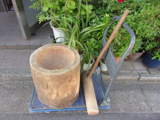 餅つき 臼と杵 直径約39cm 中古 ひび割れあり 引取歓迎 東京東部