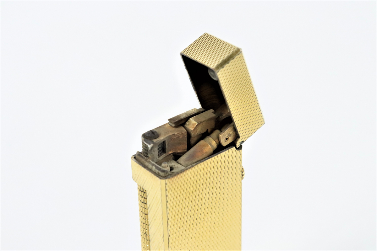 dunhill ゴールド テクスチャー仕上げ（ALFRED DUNHILL 涼しい 