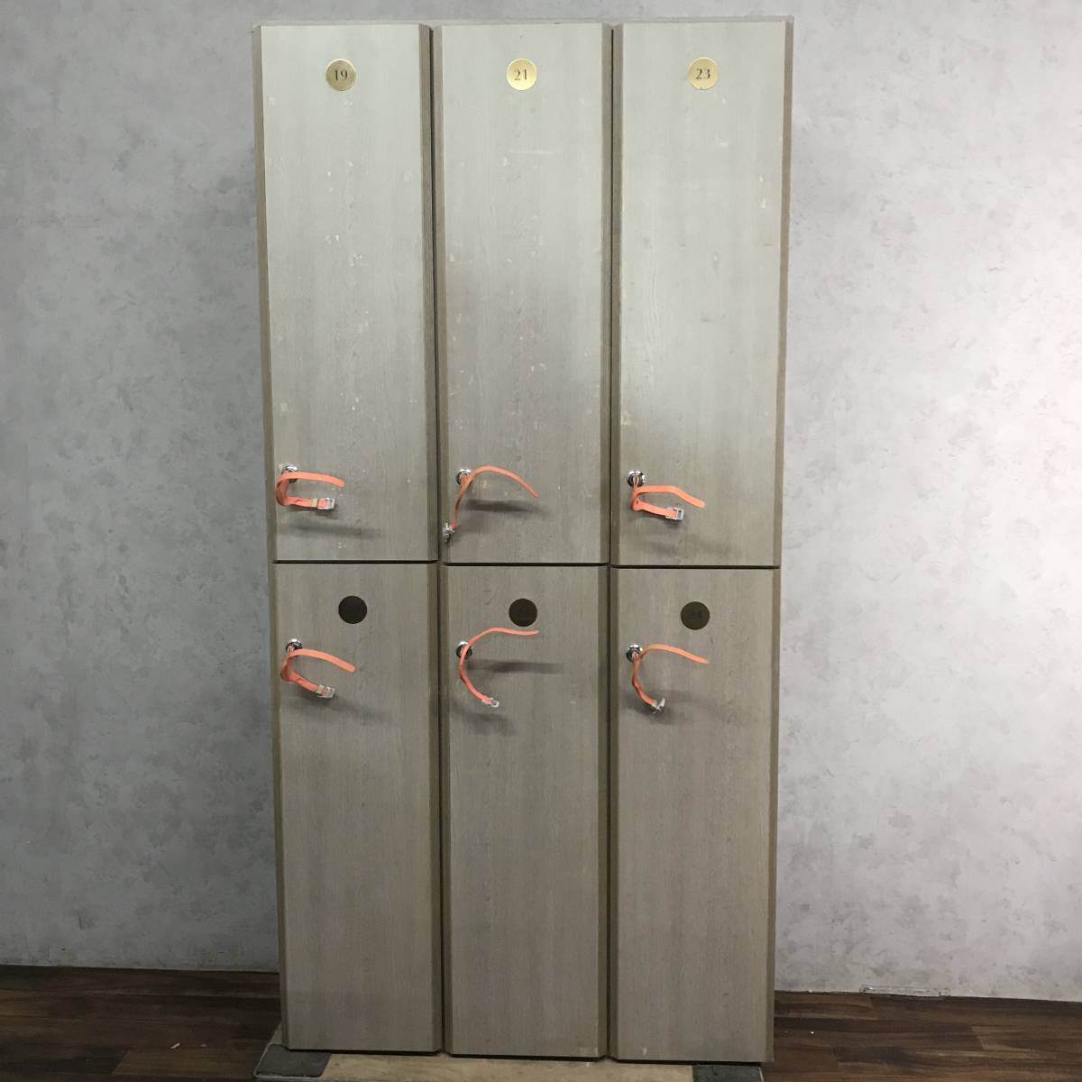 WY2/89 木製 ロッカー 6人用 鍵付き 収納 事務用 オフィス家具 更衣室 3列2段 個人 施設 ★直接引き取り歓迎〇