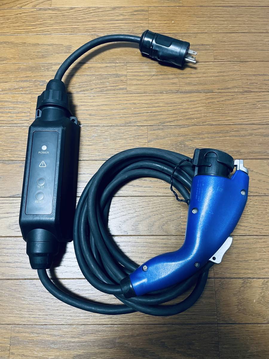 トヨタ ZVW35 プリウスPHV 用充電ケーブル G9060-47180 自動車