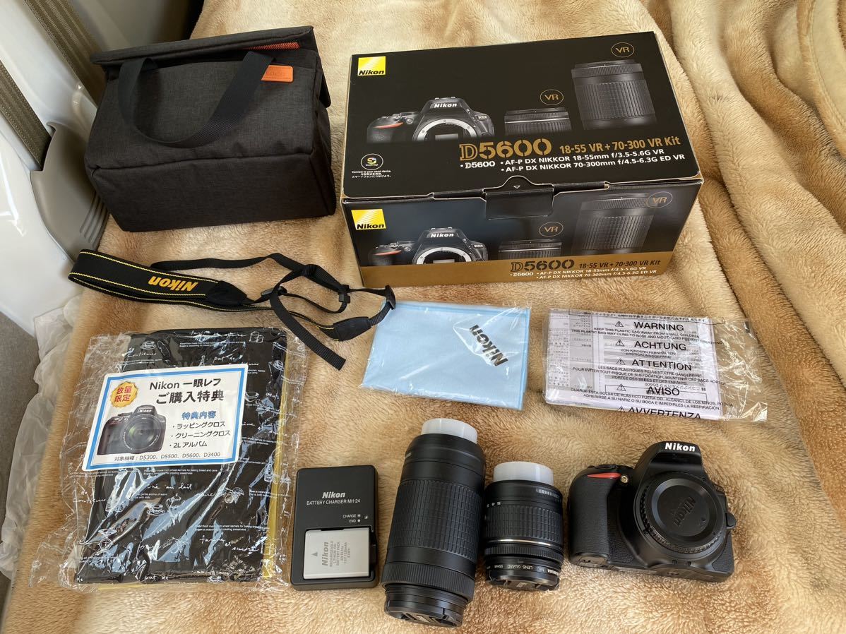 【超美品】Nikon D5600 全セット　箱付き Nikon D5600 18-55VR 70-300VRキット 箱 ケース クロス 2Lアルバム