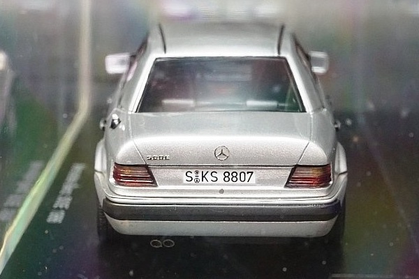Miniature Spark 1/43 – Mercedes 500E W124 – Bleu Vert – Très Bon État