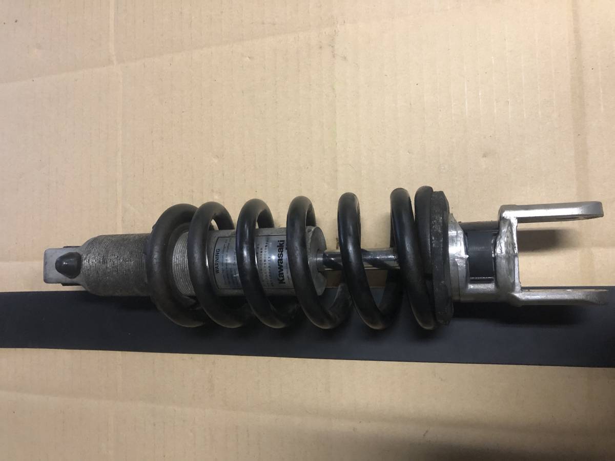ZZR1100D 純正リアサス　中古