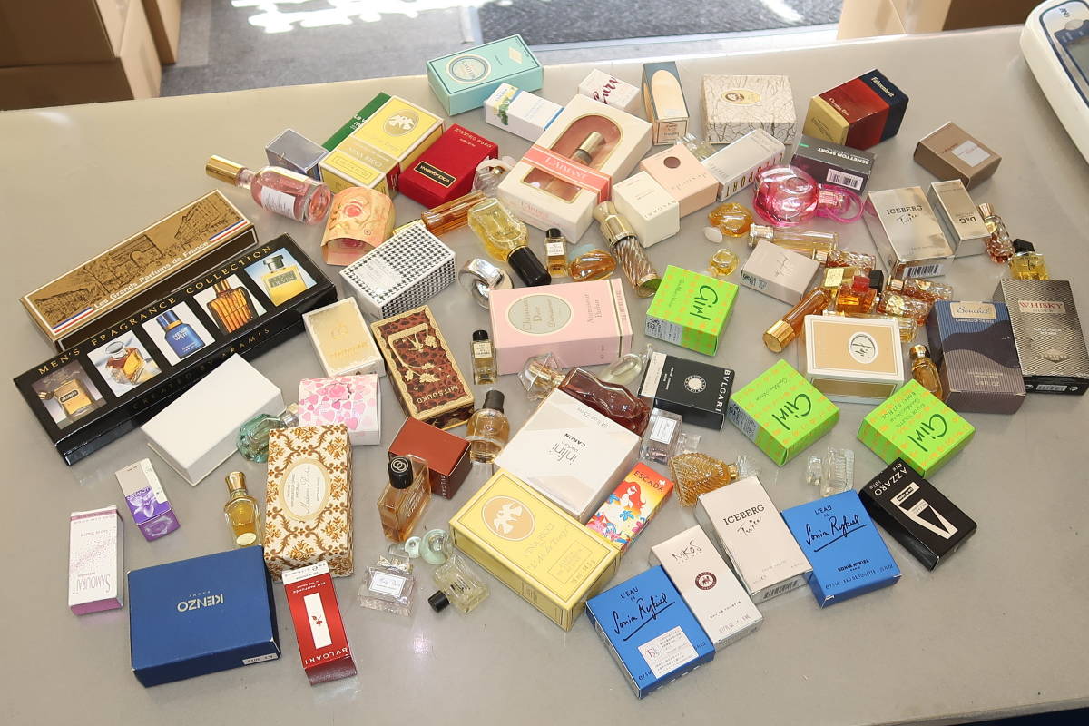 ▲▽1円～香水 ミニボトルなど いろいろまとめて⑩△▼