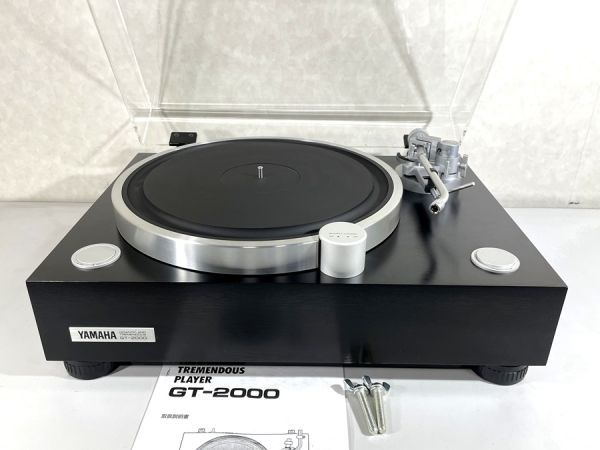 n5167 完全動作品 外観良好 YAMAHA ヤマハ GT-2000 GT2000 レコードプレーヤー プラッター脱着ボルト/取扱説明書付