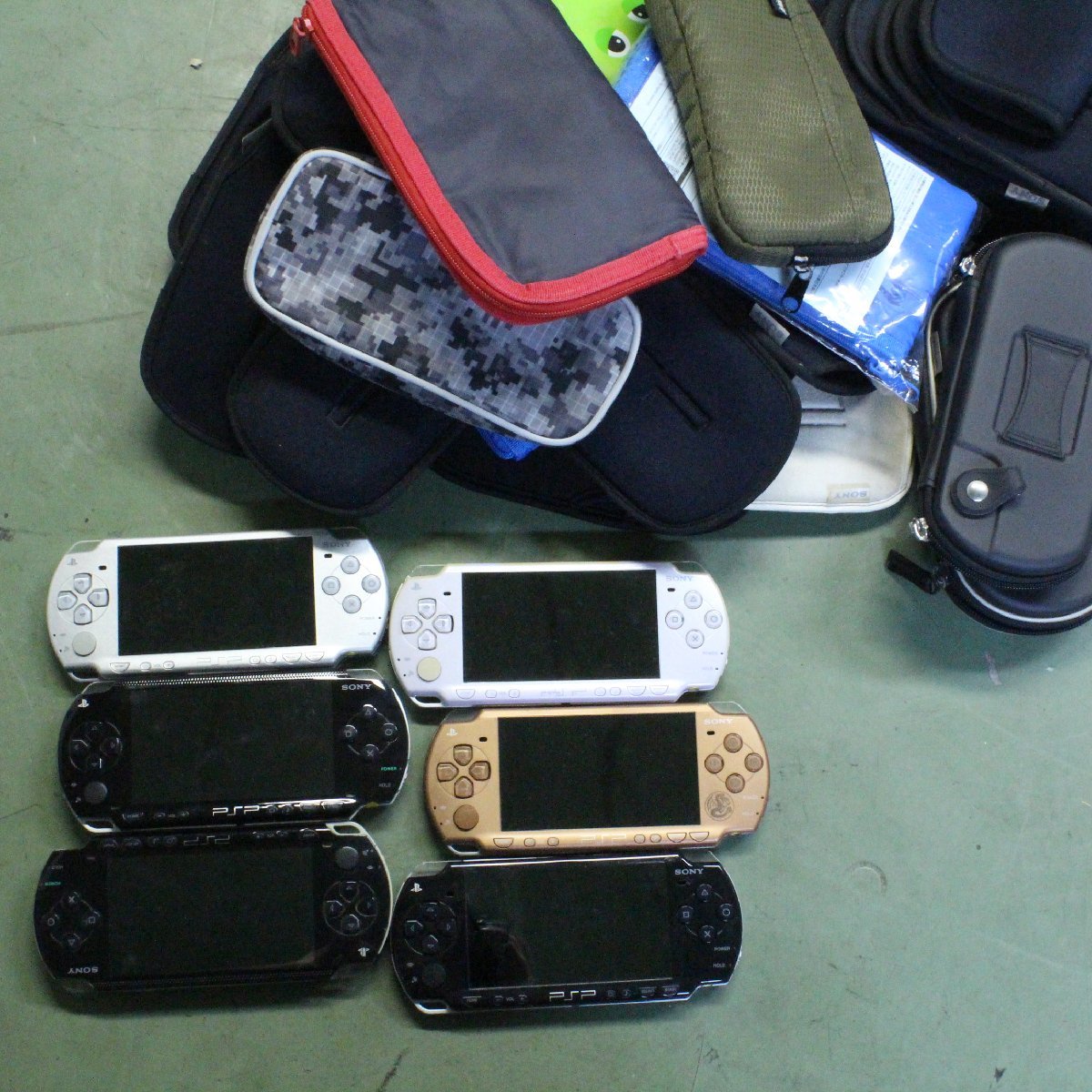 PSP 本体 6台 1000 2000 Sony ソニー PSP ピーエスピー 2000 ゲーム ゲーム機 携帯機 ジャンク 大量 まとめ 中古 中古品 Game Console Junk