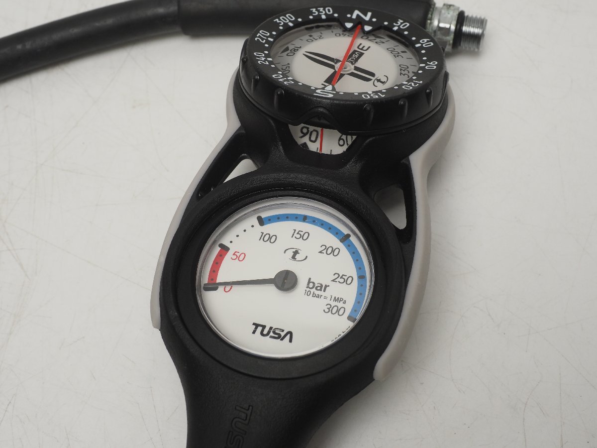 USED 1円～同梱不可 TUSA ツサ コンソール2ゲージ(残圧計+コンパス) 動作確認済 ランク:AA スキューバダイビング用品 [53684]