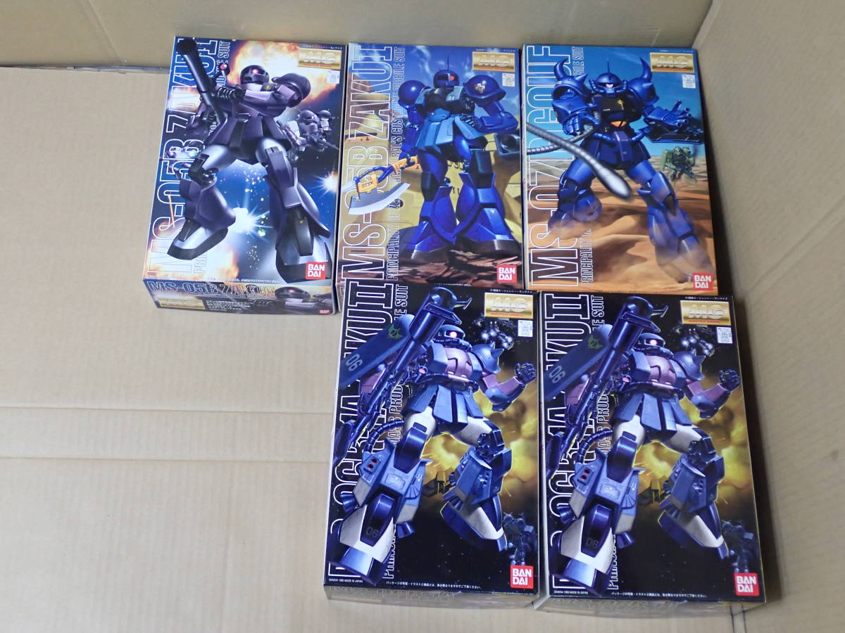 バンダイ MG 1/100 ザクⅠ 黒い三連星 ザクⅡ 黒い三連星 ザクⅠ 