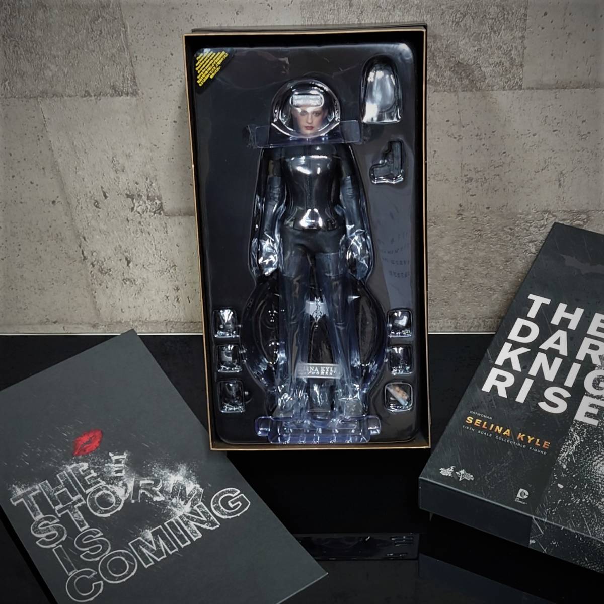 ホットトイズ : ダークナイト ライジング 1/6 スケールフィギュア