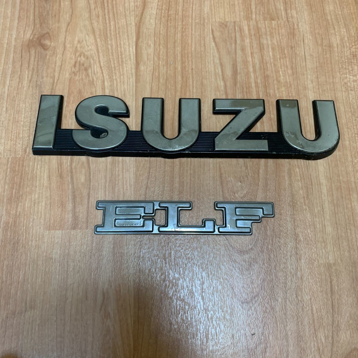 3代目 いすゞ ISUZU ELF エルフ 純正 エンブレム 検 昭和 レトロ 旧車 