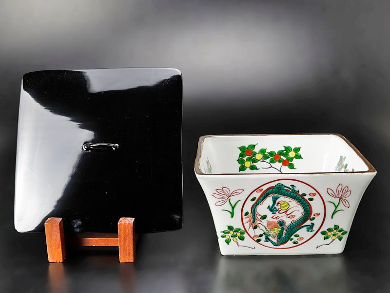 古美味】富田恒峰造 赤絵万暦升型水指 茶道具 保証品 wM1T(水指)｜売買